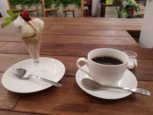 mini parfait and coffee with non-dairy milk at Swell Bowls in Tokyo
