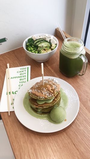 Matcha banana pancakes / matha shake / vegan bowl  at Macha Cafe in Milan