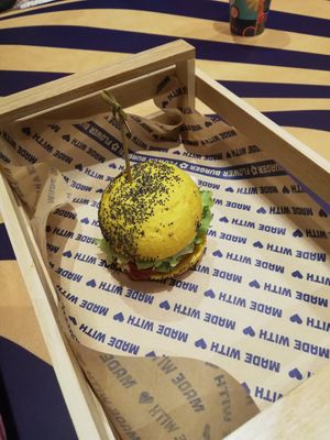 Mini burger at Flower Burger in Bergamo