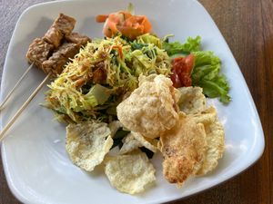 Curry Styles noodles   at Komune Resort in Medahan