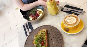 Pan com tomate & french toast at Wolfox in Leeds