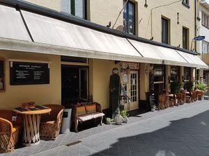 Front (unfortunately closed for lunch) at El Castillo in Valkenburg