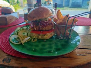 HAWAIIAN BURGER OMG 🤤🤤🤤 at Aroma Coffee Bar in Cahuita