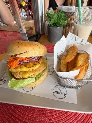 Hawaiian burger at Aroma Coffee Bar in Cahuita