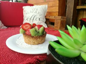 granola tarts at Aroma Coffee Bar in Cahuita