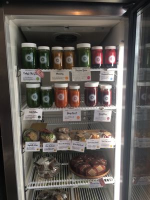 Cold-pressed juices, sandwiches, red velvet beet cake, bliss balls at Trueberry - Omotesando in Tokyo