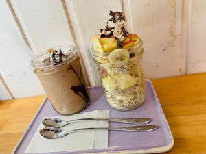 Cacao et apple+cinnamom smoothies! Delicious  at Trueberry - Omotesando in Tokyo