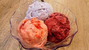 (clockwise from left) strawberry, purple yam, and wildberry ice cream at Saute-san 素特-さん in Central Singapore