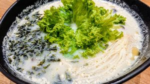 soy milk tomato ramen at Saute-san 素特-さん in Central Singapore