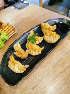Gyoza at Saute-san 素特-さん in Central Singapore