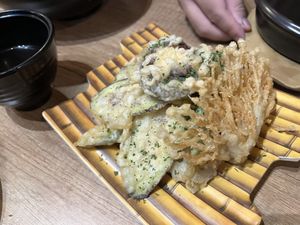 Mushroom vegetable tempura- crispy yummy but sauce too plain #Veganuary at Saute-san 素特-さん in Central Singapore