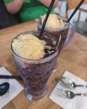 Rootbeer Float ~13/11/22 at Saute-san 素特-さん in Central Singapore
