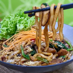 Vegan Lion Mane Teriyaki Udon at Saute-san 素特-さん in Central Singapore