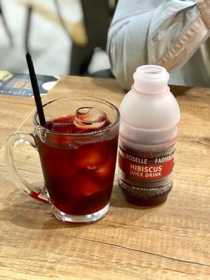 Drinks at Saute-san 素特-さん in Central Singapore