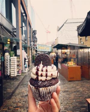 Vegan Oreo chocolate! at RoxyRara Cakes - Brick Lane in East London