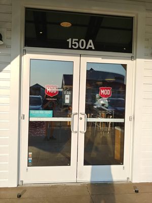 Entrance at Mod Pizza in Purcellville