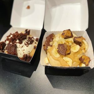 Peanut butter cups 😋 at Cinnaholic in San Jose