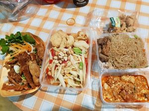 Veg Fried Chicken, Som Tam, Rice with 3 Dishes. at So​ Vegan in Bangkok