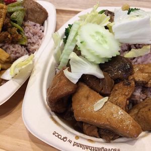 Delicious tofu, rice and veggies at So​ Vegan in Bangkok