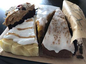 From left: banana bread, banana cream pie, lemon, cinnamon bun, schoko  at Trago in Leipzig