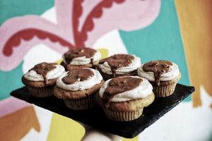 Cookie-Cupcakes. Everything vegan at Trago in Leipzig