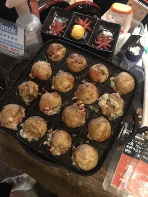 Vegan Takoyaki in the making at Self Takoyaki Bar IDUCO in Osaka