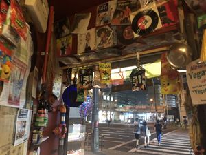 showa period atmosphere at Self Takoyaki Bar IDUCO in Osaka