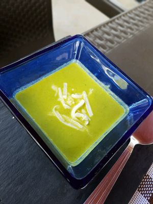 broccoli soup with vegan cheese at Pizzeria Artesana in Copecito