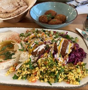   at Hummus Küch' in Frankfurt