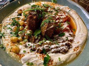 Hummus with falafel and ful at Hummus Küch' in Frankfurt