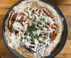 Hummus Komplett  at Hummus Küch' in Frankfurt