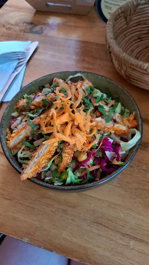 Salad bowl at Hummus Küch' in Frankfurt