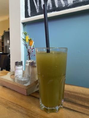   at Hummus Küch' in Frankfurt