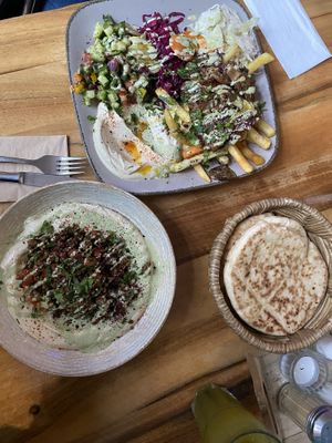   at Hummus Küch' in Frankfurt