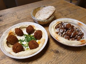 hummus falafel and hummus ful at Hummus Küch' in Frankfurt