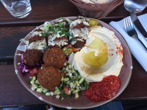 Kebab Teller, Obacht! Schmeckt wie Lamm.. at Hummus Küch' in Frankfurt
