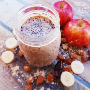 Poppy Almond Smoothie at Vabiou's in Hamburg