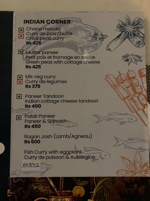 Green dot – vegetarian, red – vegan  at Pakbo in Quatre Bornes