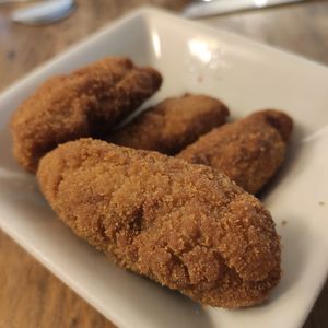 Croquetas de champiñones at La Casa de la Montaña in Jaca