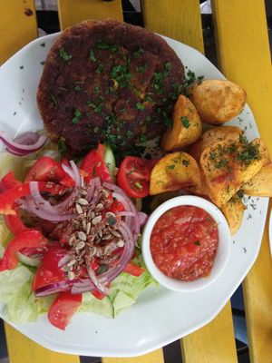 Danie dnia (kotlet, ziemniaczki, sałatka, sos). at Avocado in Wolin
