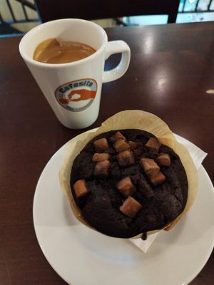 Coffee and vegan chocolate muffin at Cafesito in Bregenz