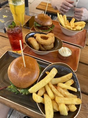 „Schatzinsel“, „Der Crunchige“, Onion Rings und Cocktails  at Peter Pane in Braunschweig