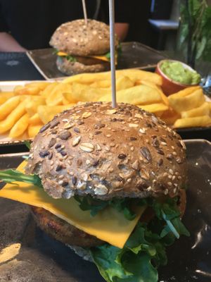 Lagune Burger 🌱 at Peter Pane in Braunschweig