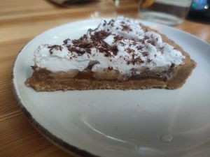 Banana cocos tart 🤩 at Vegan Beat in Athens