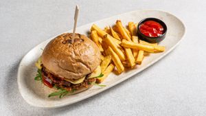 Rhino Burger at Rhino Vegan Beat in Athens