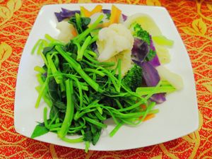 Spinach and mixed veggies, boiled in water at Huong Viet - Nguyen Trai in Ho Chi Minh City