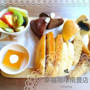 Old bread
fermented bread at LN Fortunate Coffee 幸福咖啡 in Taoyuan