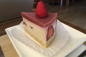 Vegan strawberry cake at LN Fortunate Coffee 幸福咖啡 in Taoyuan