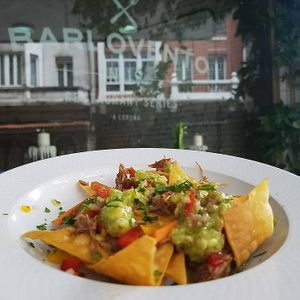 Guacamole casero con totopos at Barlovento in A Coruna