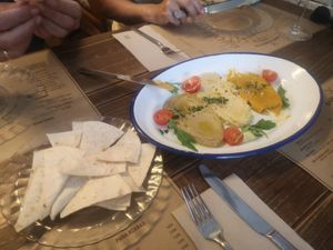 Hummus de tres sabores at Barlovento in A Coruna